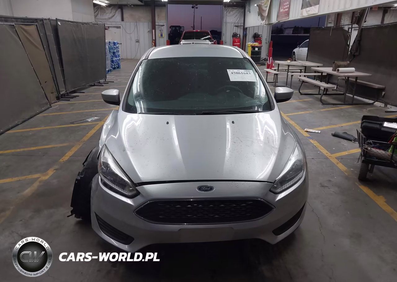2018 Ford Focus Se VIN:1FADP3K27JL262469 - 12