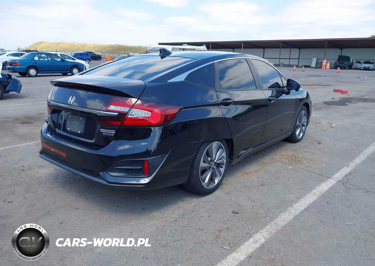 2018 Honda Clarity Plug-In Hybrid Touring VIN:JHMZC5F37JC001271 - 4