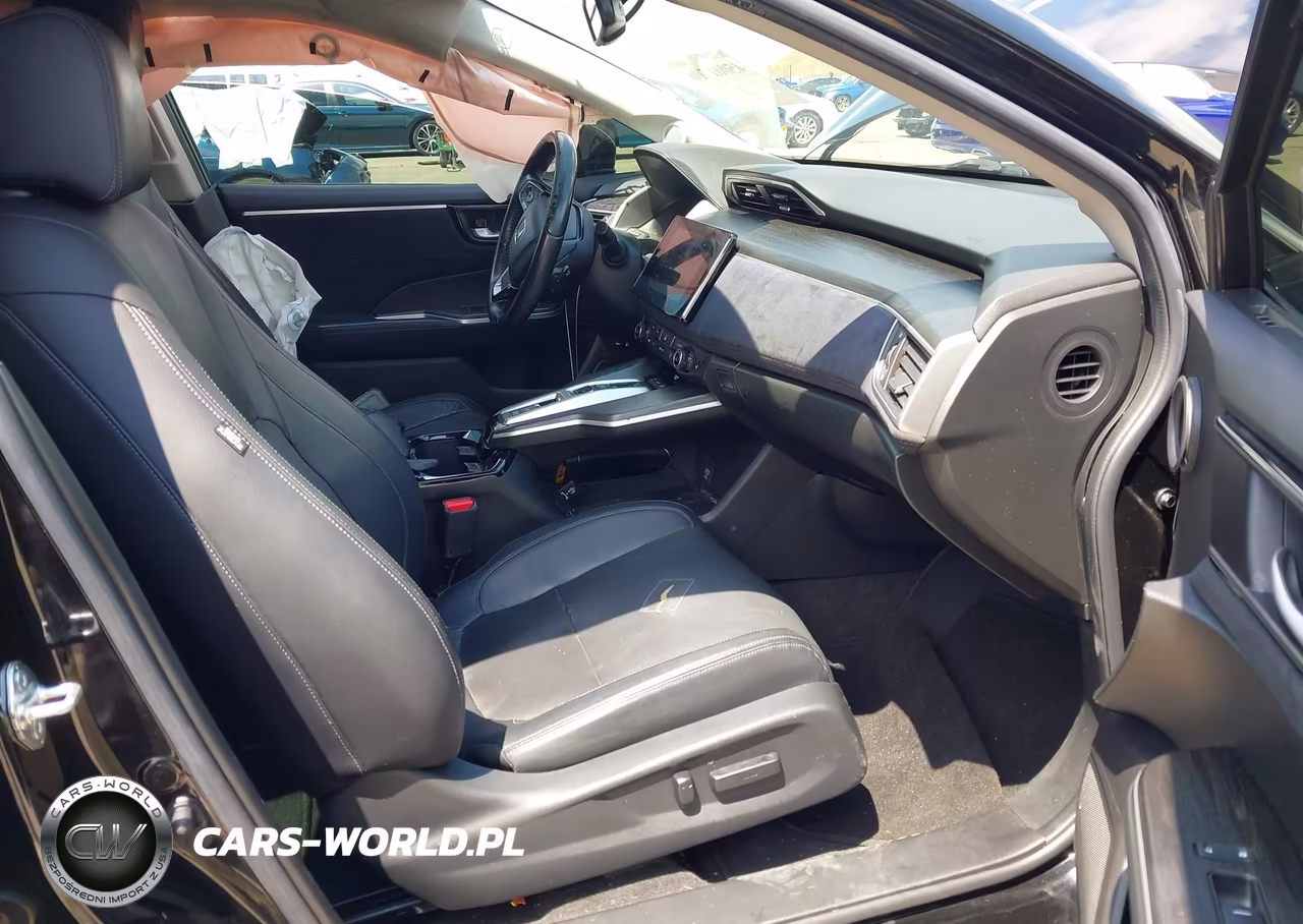 2018 Honda Clarity Plug-In Hybrid Touring VIN:JHMZC5F37JC001271 - 5