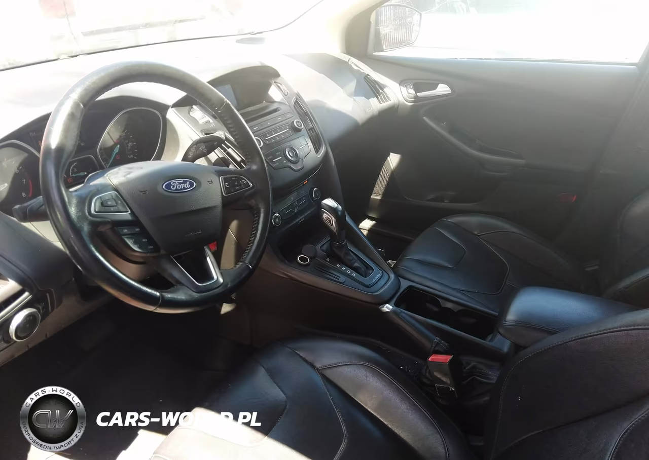 2015 Ford Focus Se VIN:1FADP3K26FL302712 - 5