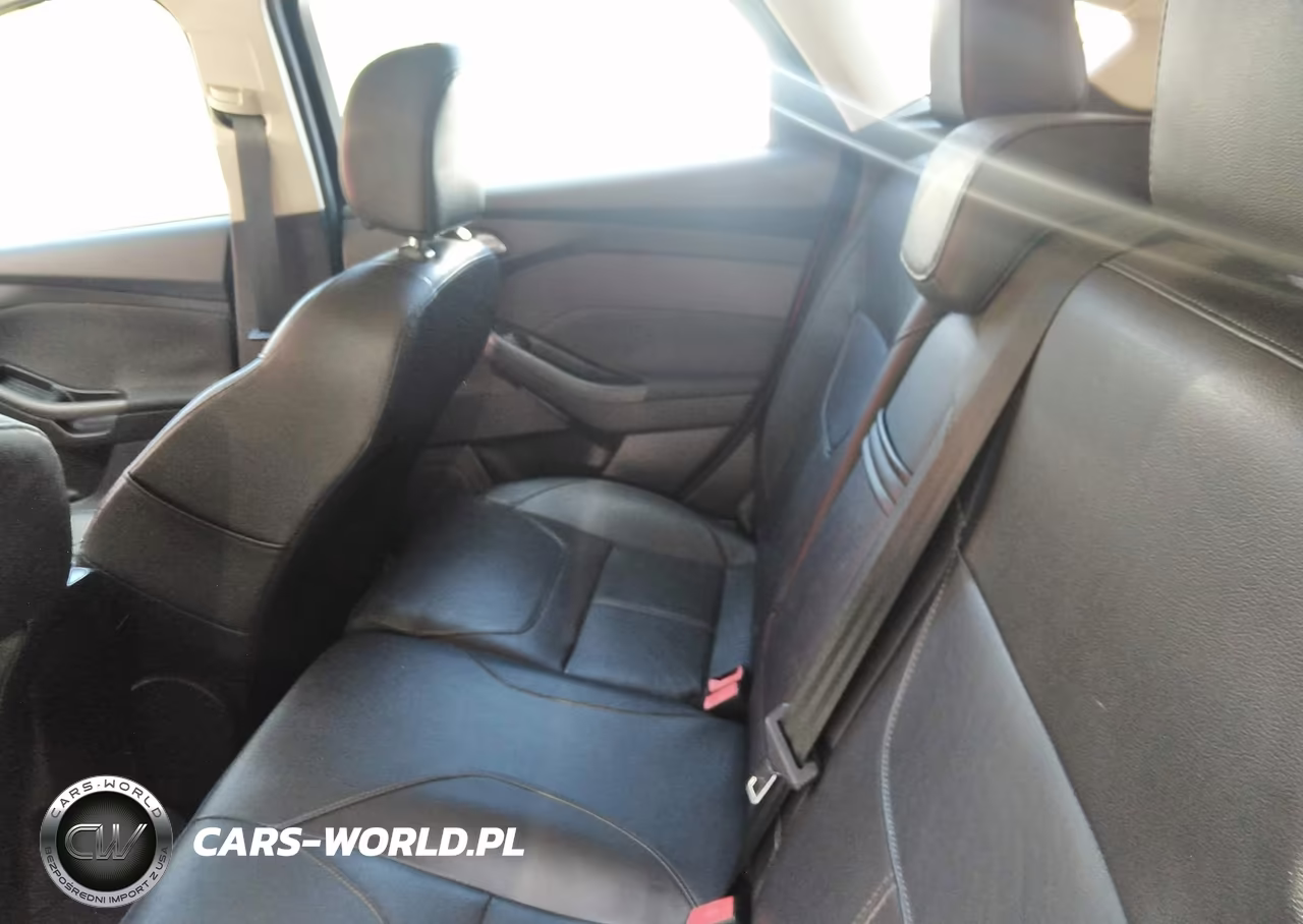 2015 Ford Focus Se VIN:1FADP3K26FL302712 - 8