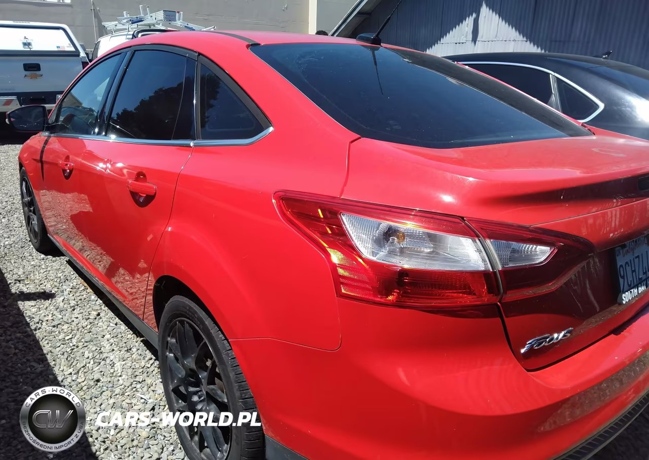 2012 Ford Focus Sel VIN:1FAHP3H26CL394179 - 3