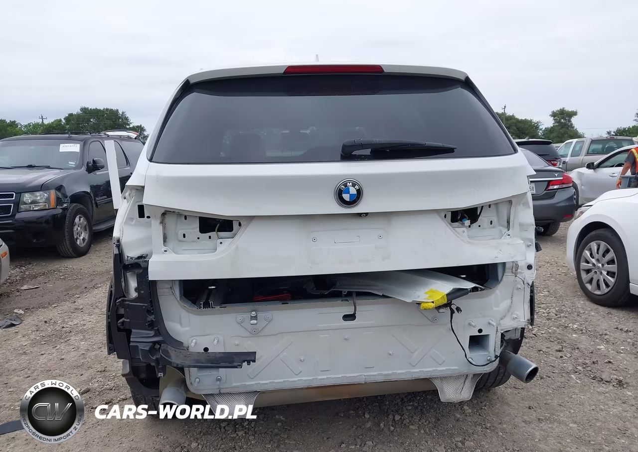 2015 BMW X5 xDrive35I VIN:5UXKR0C56F0P02725 - 17