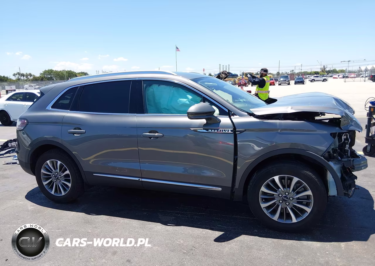 2023 Lincoln Nautilus Standard VIN:2LMPJ6J9XPBL13741 - 13