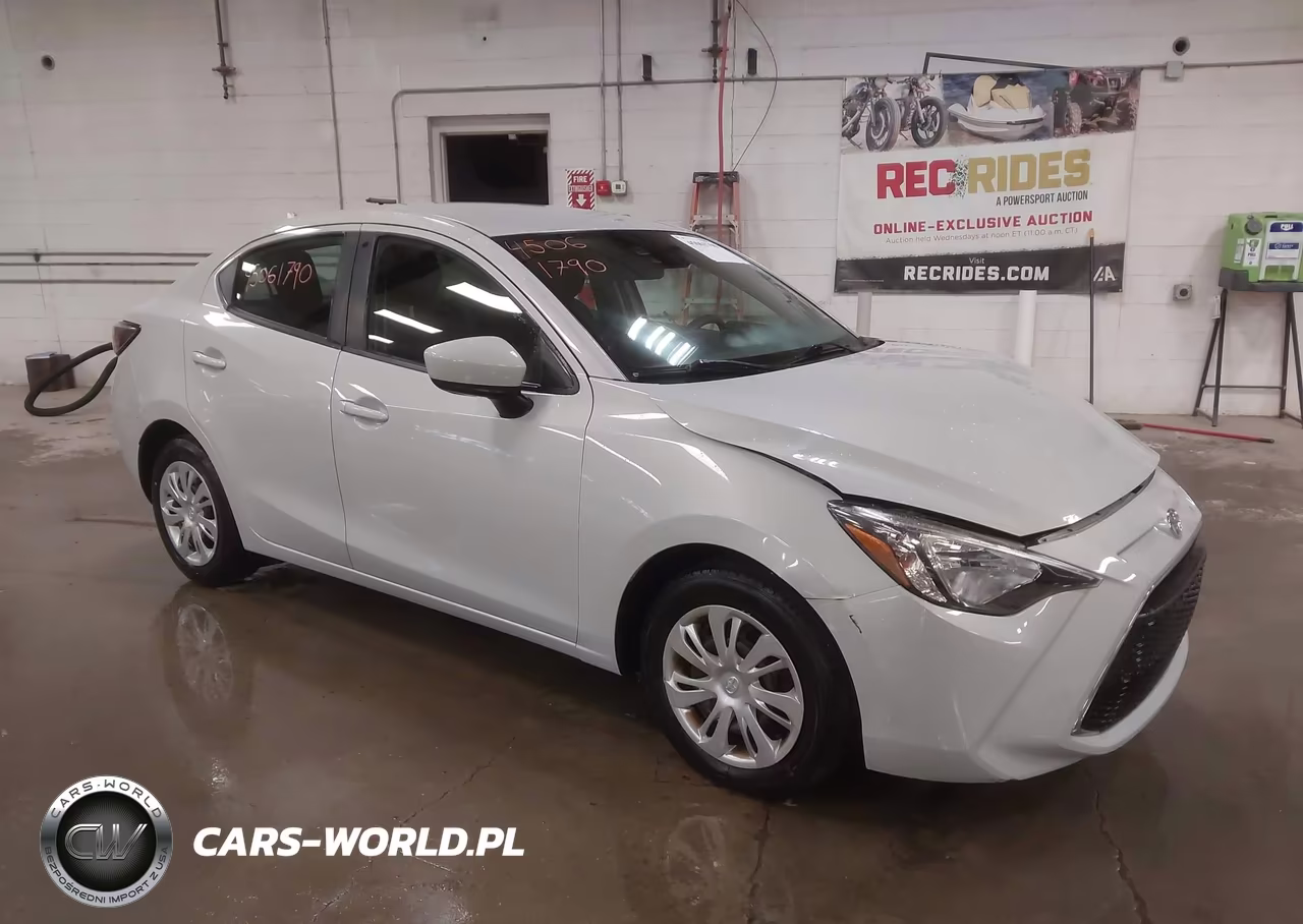 2019 Toyota Yaris L – zdjęcie 1 z 16