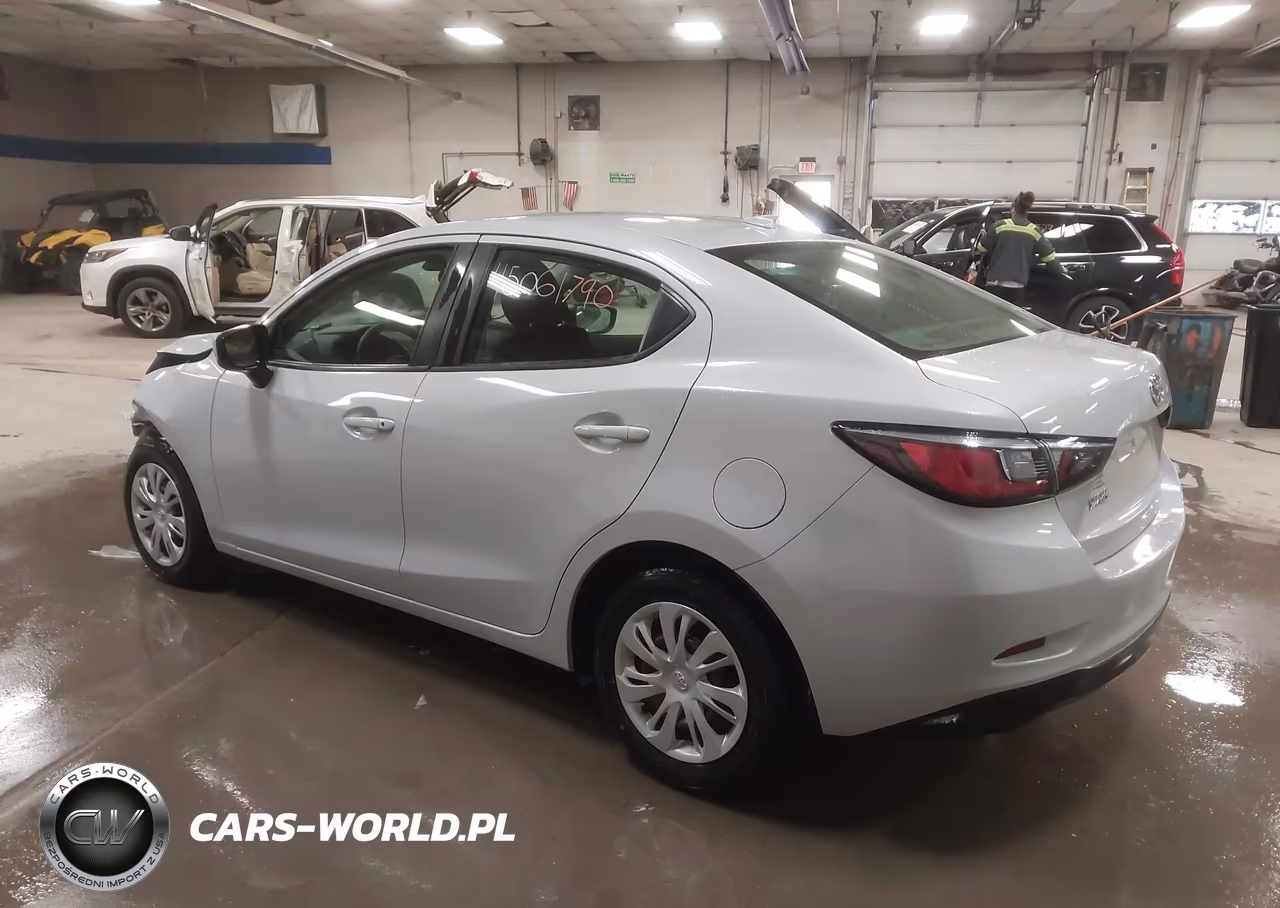 2019 Toyota Yaris L VIN:3MYDLBYV7KY506195 - 3