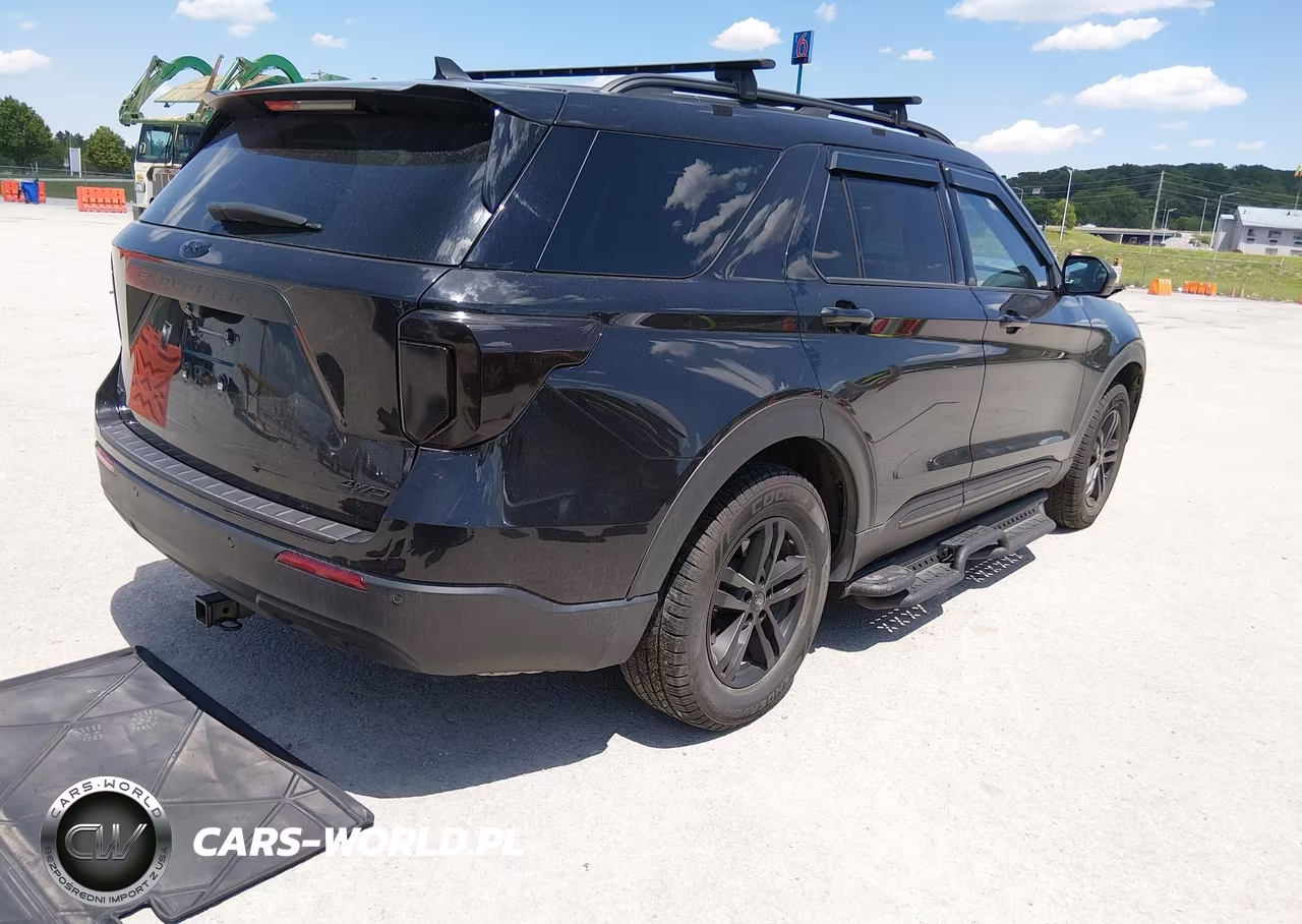 2022 Ford Explorer Xlt VIN:1FMSK8DH4NGA33143 - 4