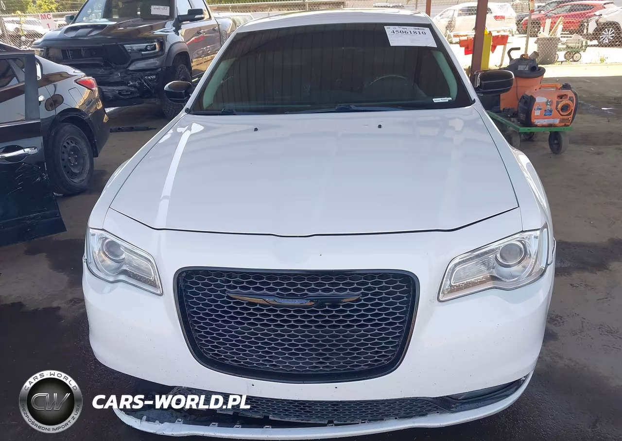 2016 Chrysler 300C VIN:2C3CCAEG2GH324660 - 12