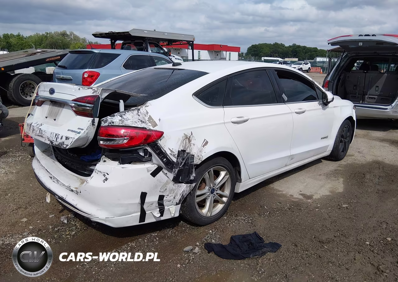 2018 Ford Fusion Hybrid Se VIN:3FA6P0LU7JR169153 - 4