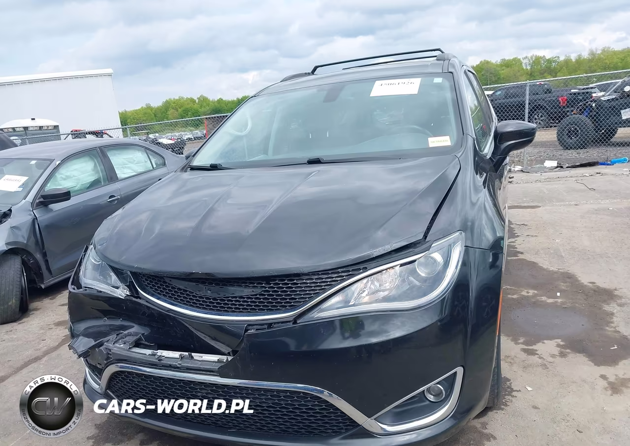 2017 Chrysler Pacifica Touring-L VIN:2C4RC1BG9HR759620 - 12