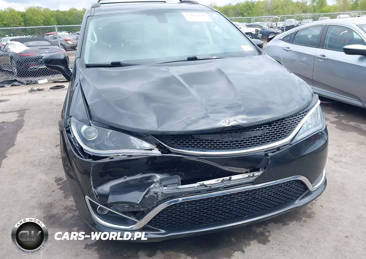 2017 Chrysler Pacifica Touring-L VIN:2C4RC1BG9HR759620 - 6