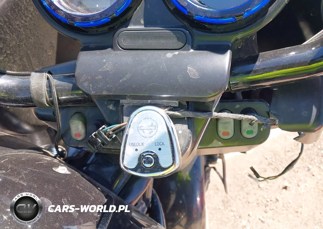 2013 Harley-Davidson Fltru Road Glide Ultra VIN:1HD1KGM12DB667963 - 11