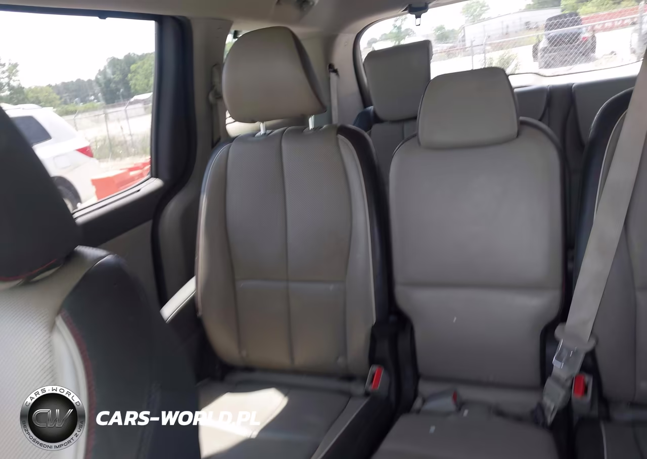 2018 Kia Sedona Lx VIN:KNDMB5C16J6363432 - 8