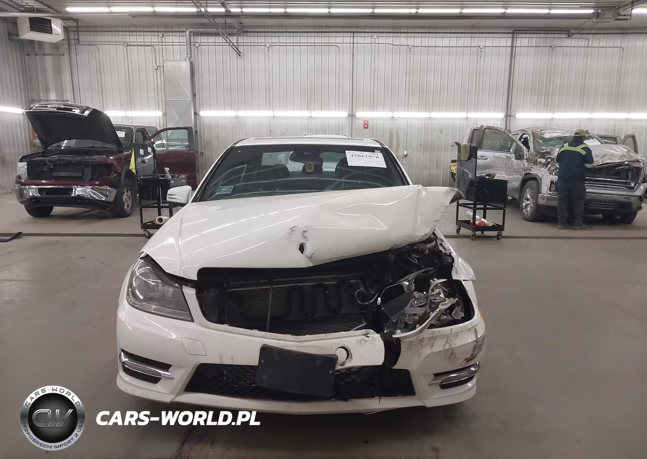 2014 Mercedes-Benz C 300 Sport 4Matic VIN:WDDGF8AB9ER309132 - 13