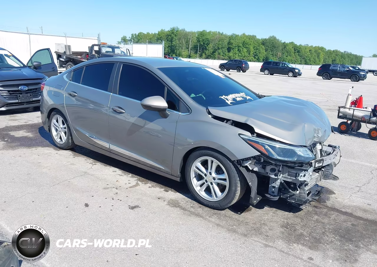 2018 Chevrolet Cruze Lt Auto – zdjęcie 1 z 17