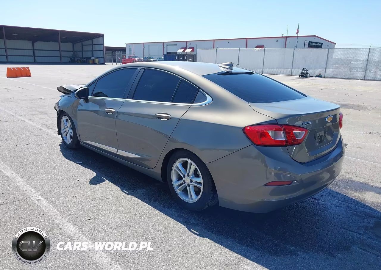 2018 Chevrolet Cruze Lt Auto VIN:1G1BE5SM4J7245375 - 3