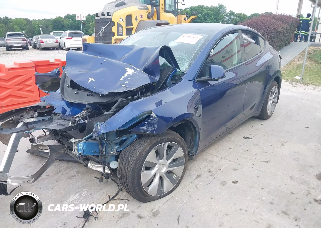 2022 Tesla Model Y Long Range Dual Motor All-Wheel Drive VIN:7SAYGAEE2NF426650 - 2