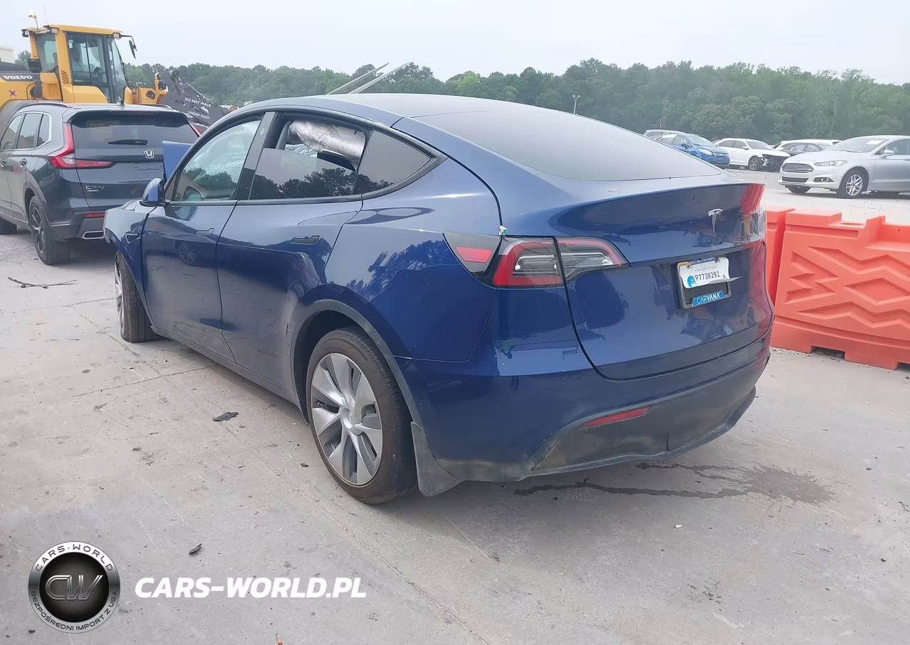 2022 Tesla Model Y Long Range Dual Motor All-Wheel Drive VIN:7SAYGAEE2NF426650 - 3