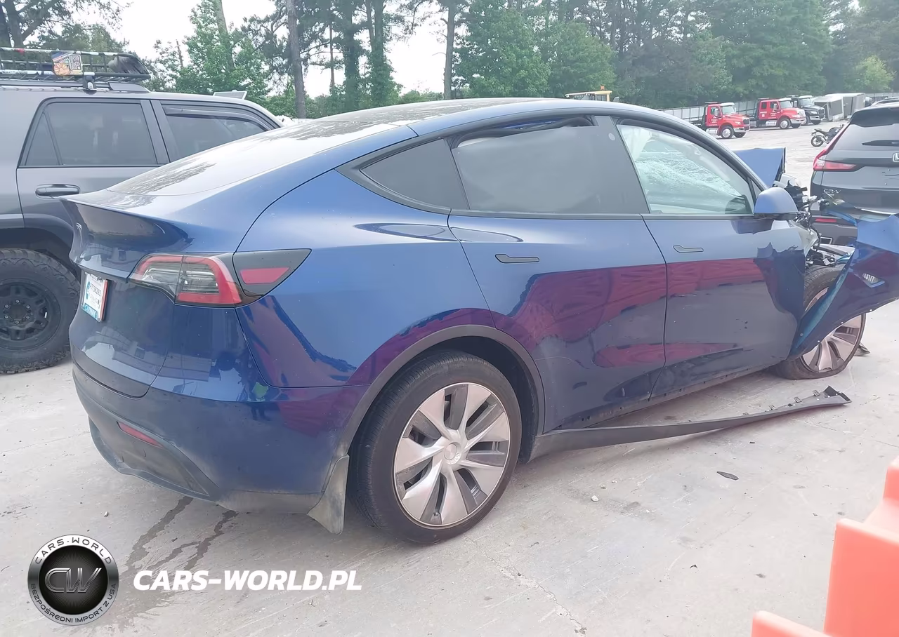 2022 Tesla Model Y Long Range Dual Motor All-Wheel Drive VIN:7SAYGAEE2NF426650 - 4