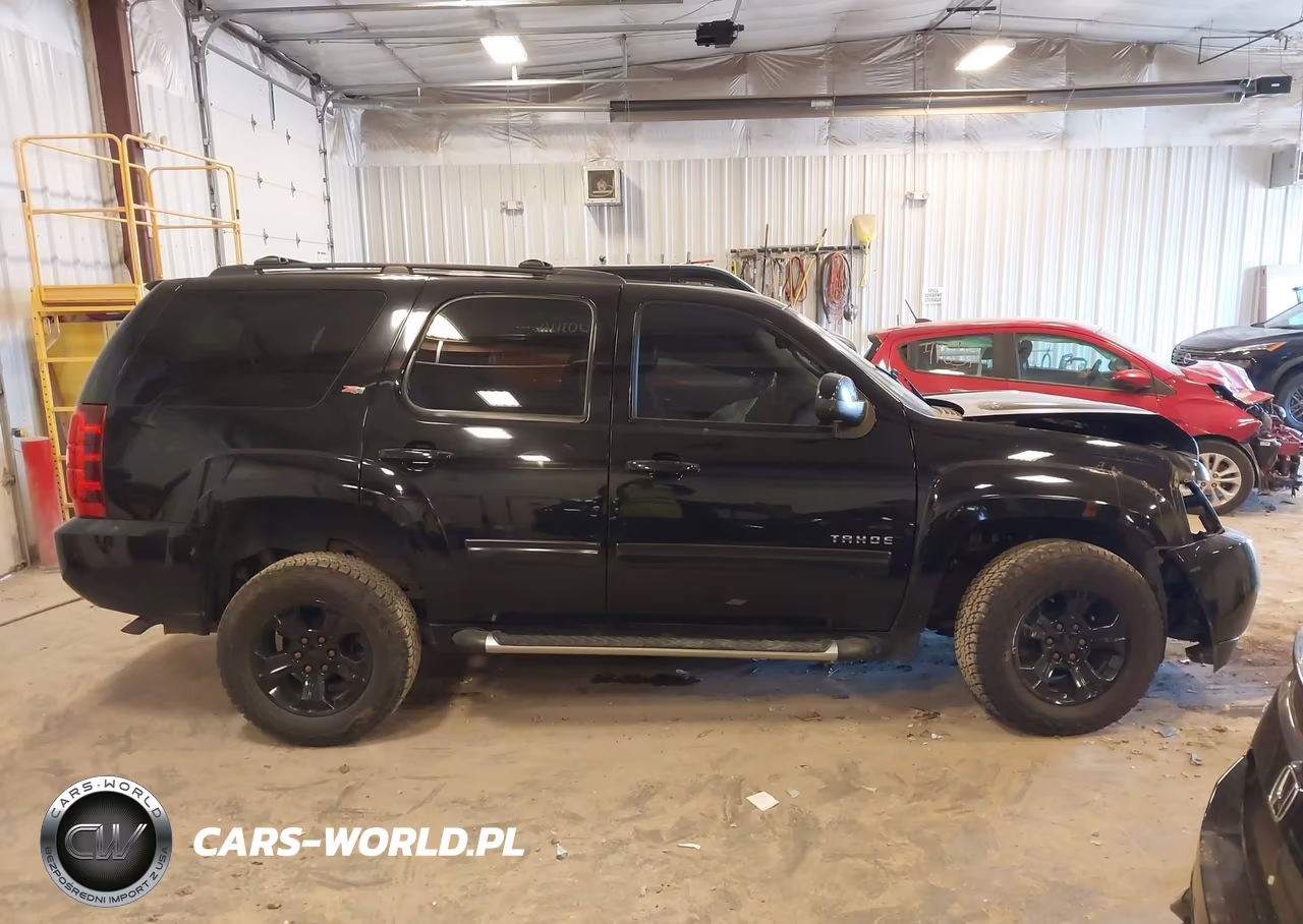2011 Chevrolet Tahoe Lt VIN:1GNSKBE09BR258627 - 13