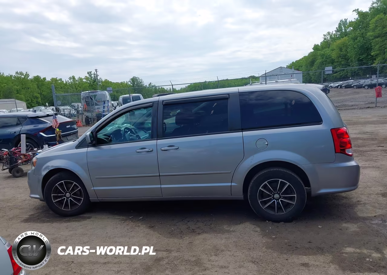 2015 Dodge Grand Caravan R-T VIN:2C4RDGEGXFR642010 - 14