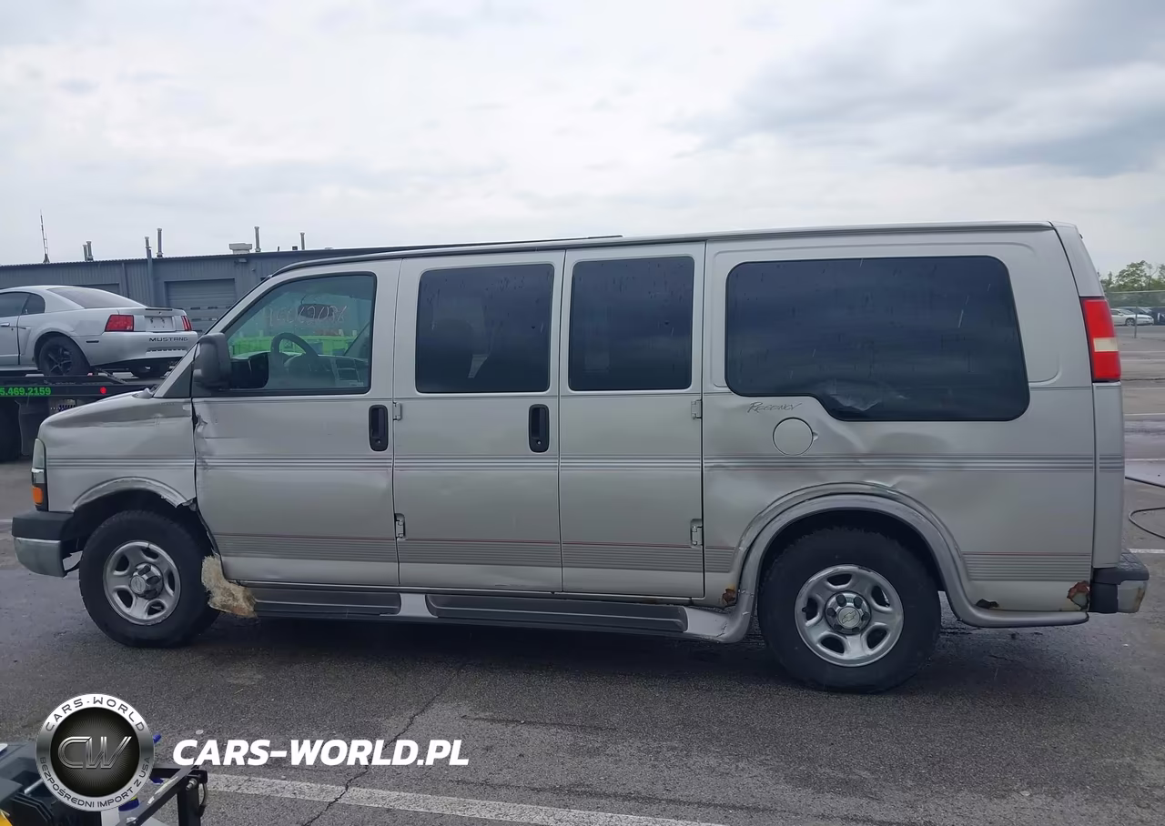 2005 Chevrolet Express Upfitter VIN:1GBFG15T151261884 - 13
