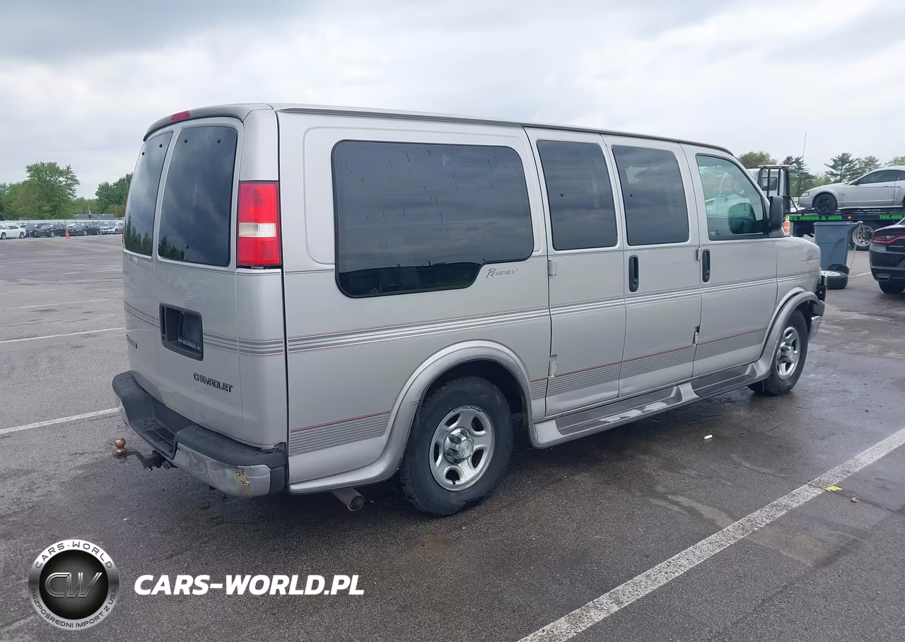 2005 Chevrolet Express Upfitter VIN:1GBFG15T151261884 - 4