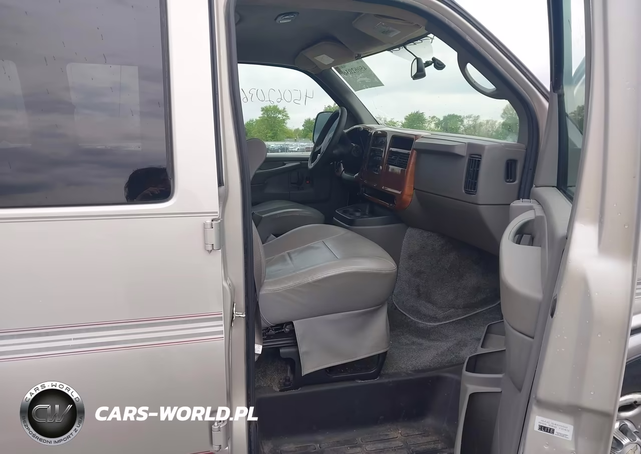 2005 Chevrolet Express Upfitter VIN:1GBFG15T151261884 - 5