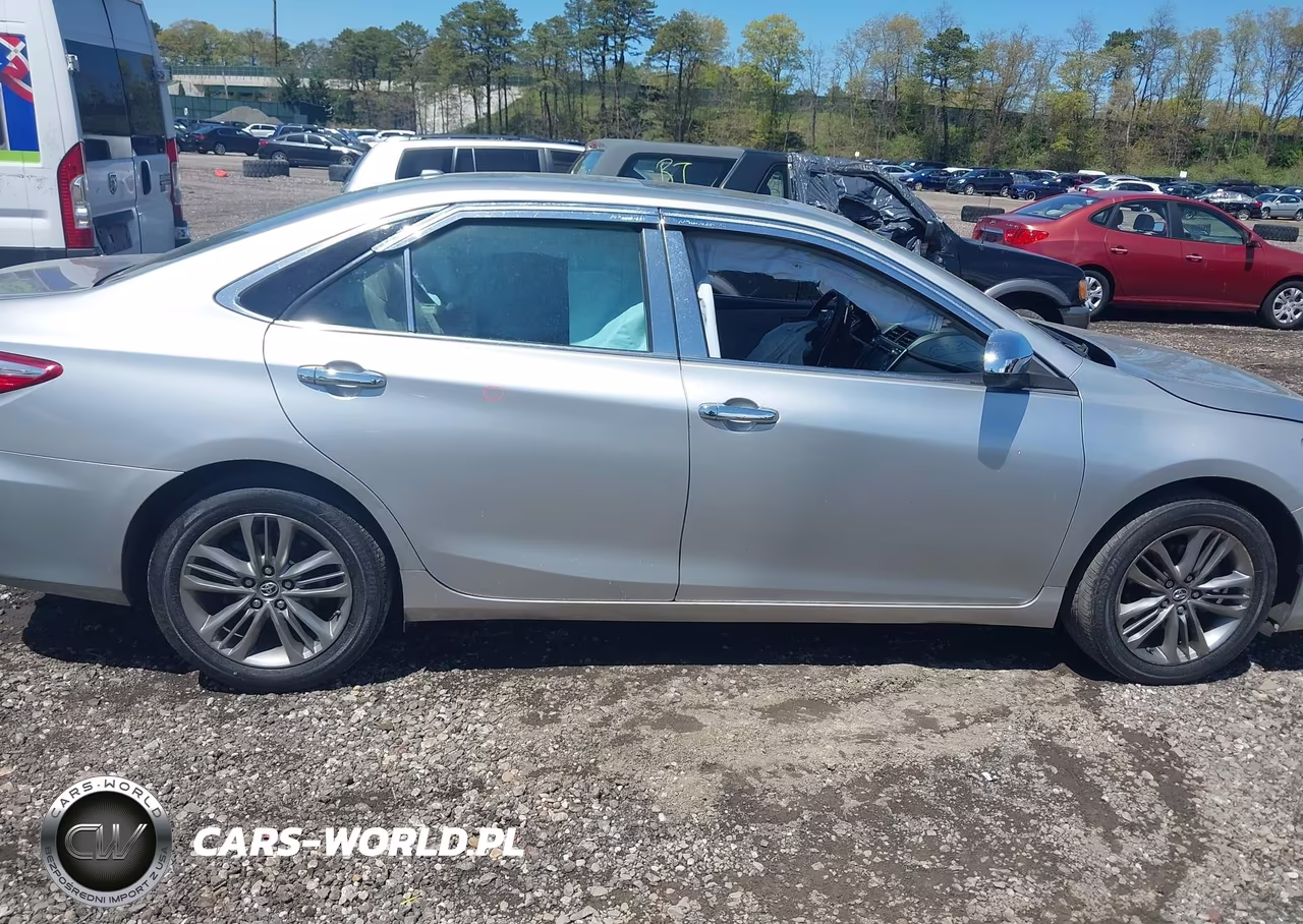 2016 Toyota Camry Xle VIN:4T1BF1FK2GU526070 - 13