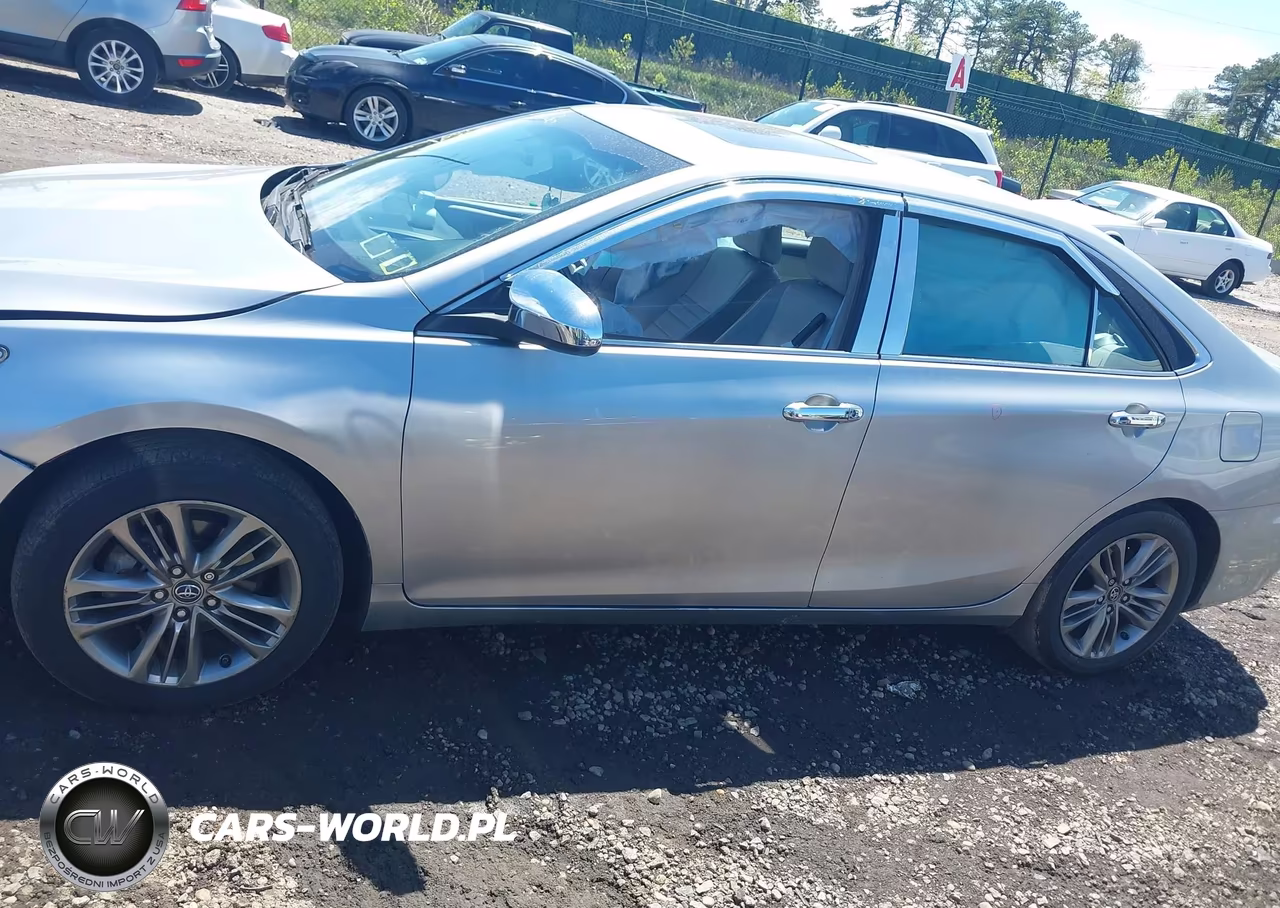 2016 Toyota Camry Xle VIN:4T1BF1FK2GU526070 - 14