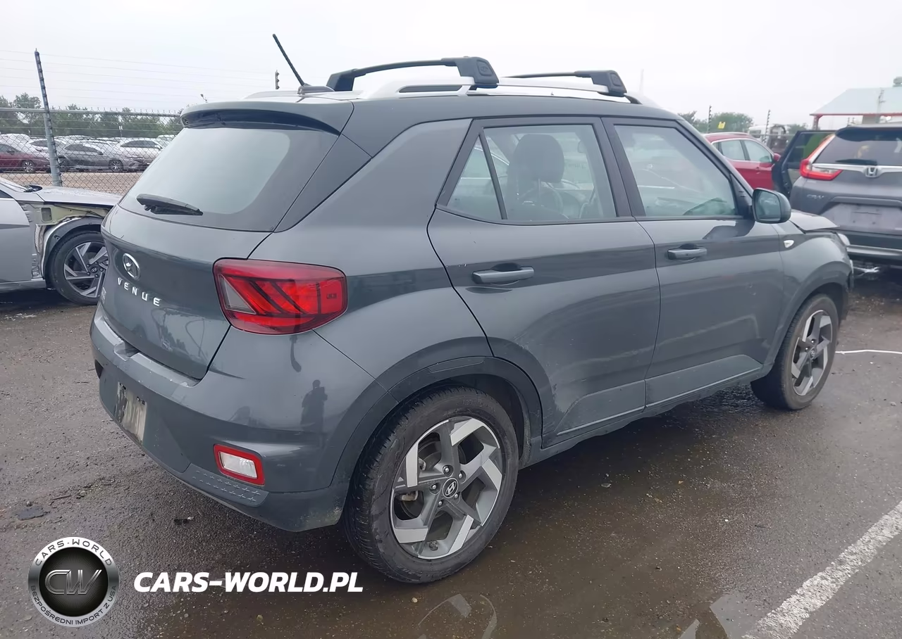 2023 Hyundai Venue Limited VIN:KMHRC8A3XPU274388 - 4
