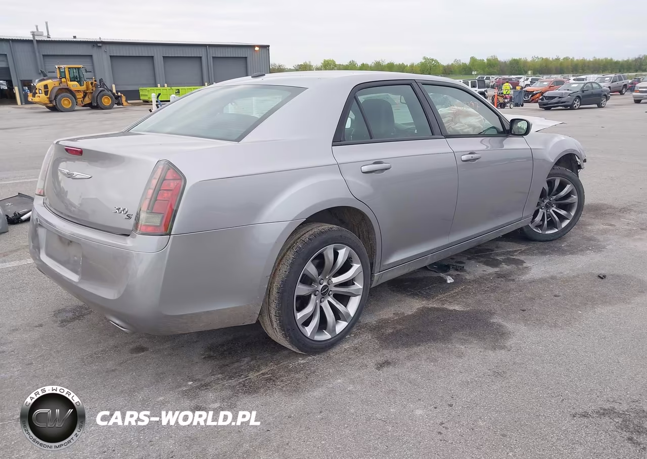 2014 Chrysler 300 VIN:2C3CCABG2EH222146 - 4