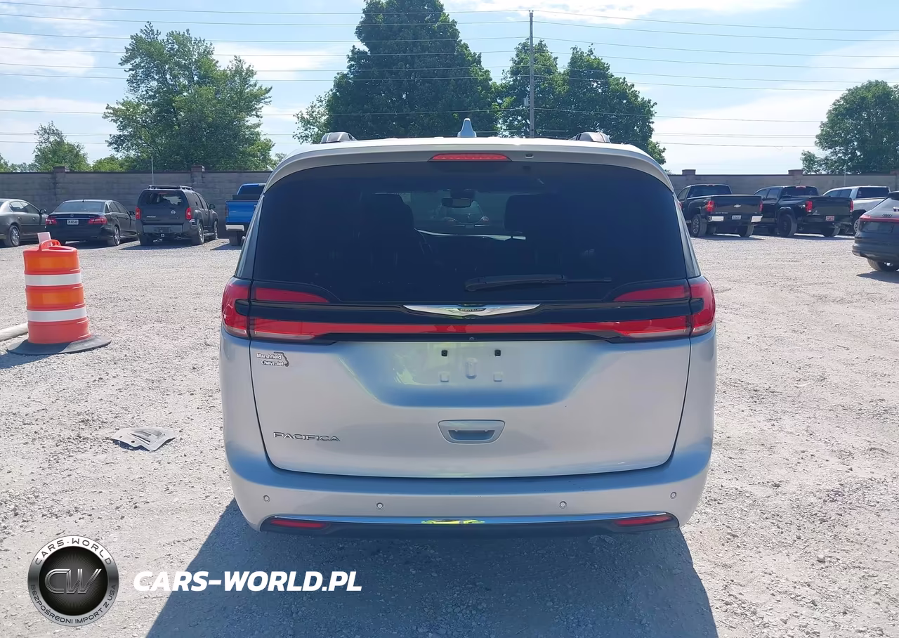 2022 Chrysler Pacifica Touring L VIN:2C4RC1BG8NR160638 - 15