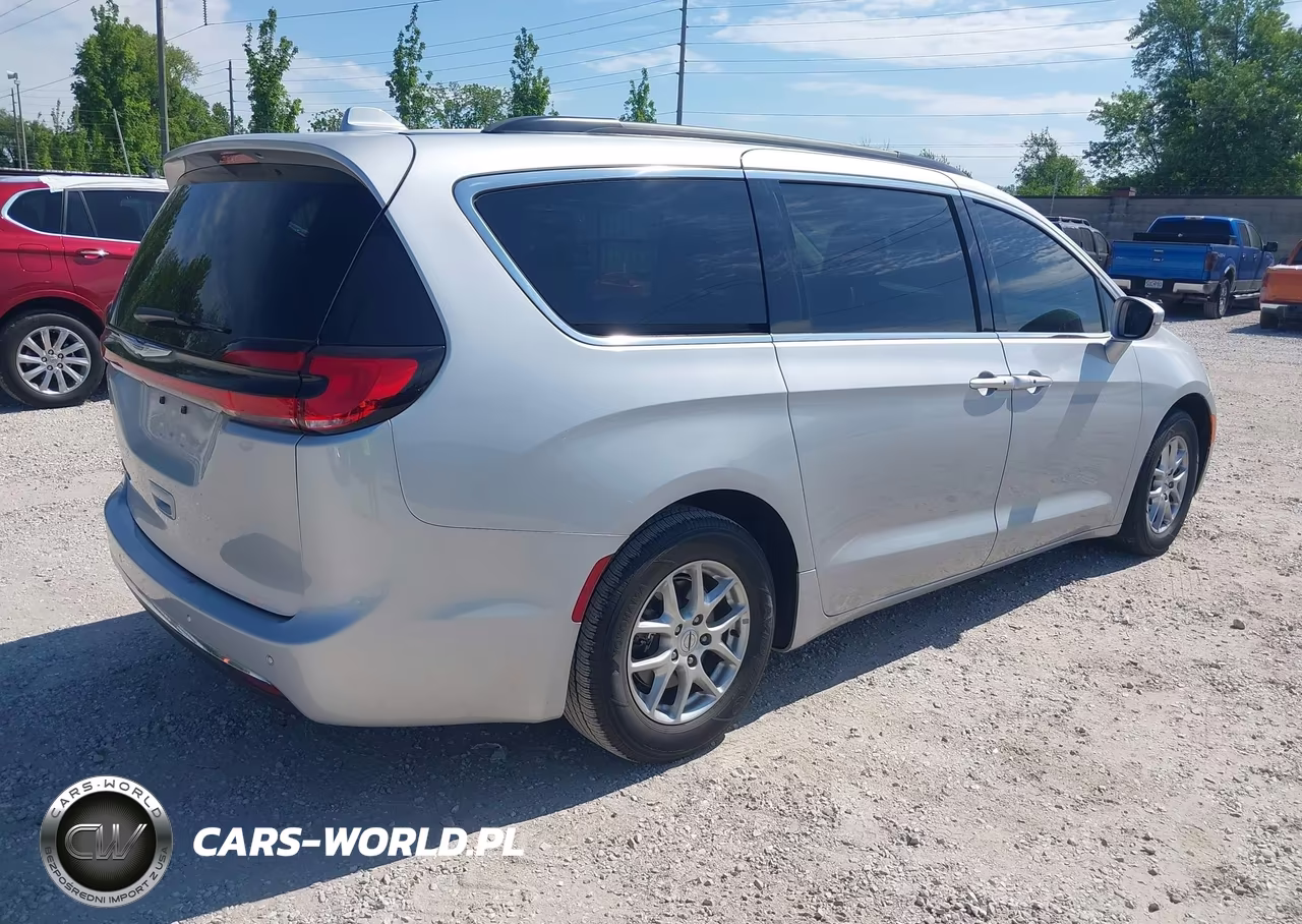 2022 Chrysler Pacifica Touring L VIN:2C4RC1BG8NR160638 - 4