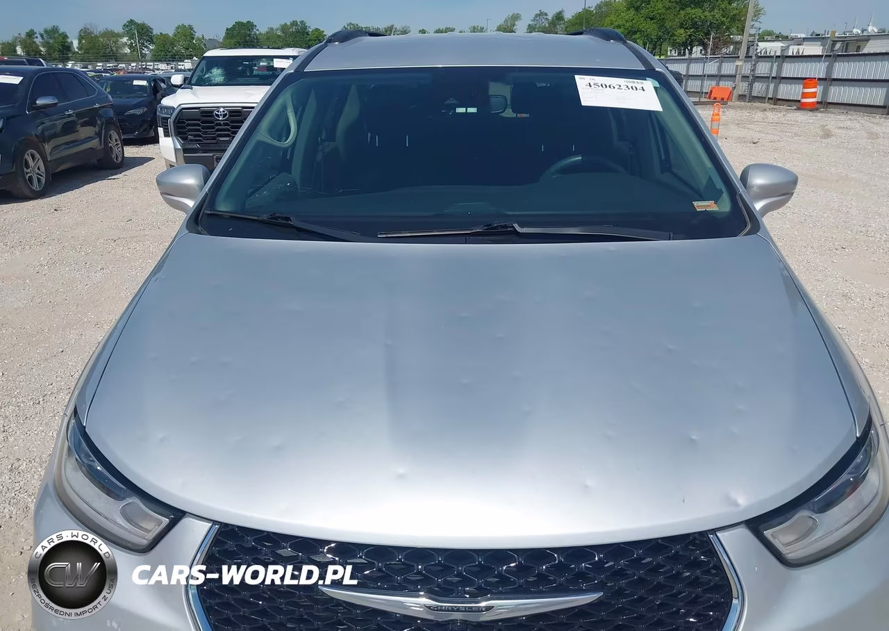 2022 Chrysler Pacifica Touring L VIN:2C4RC1BG8NR160638 - 6