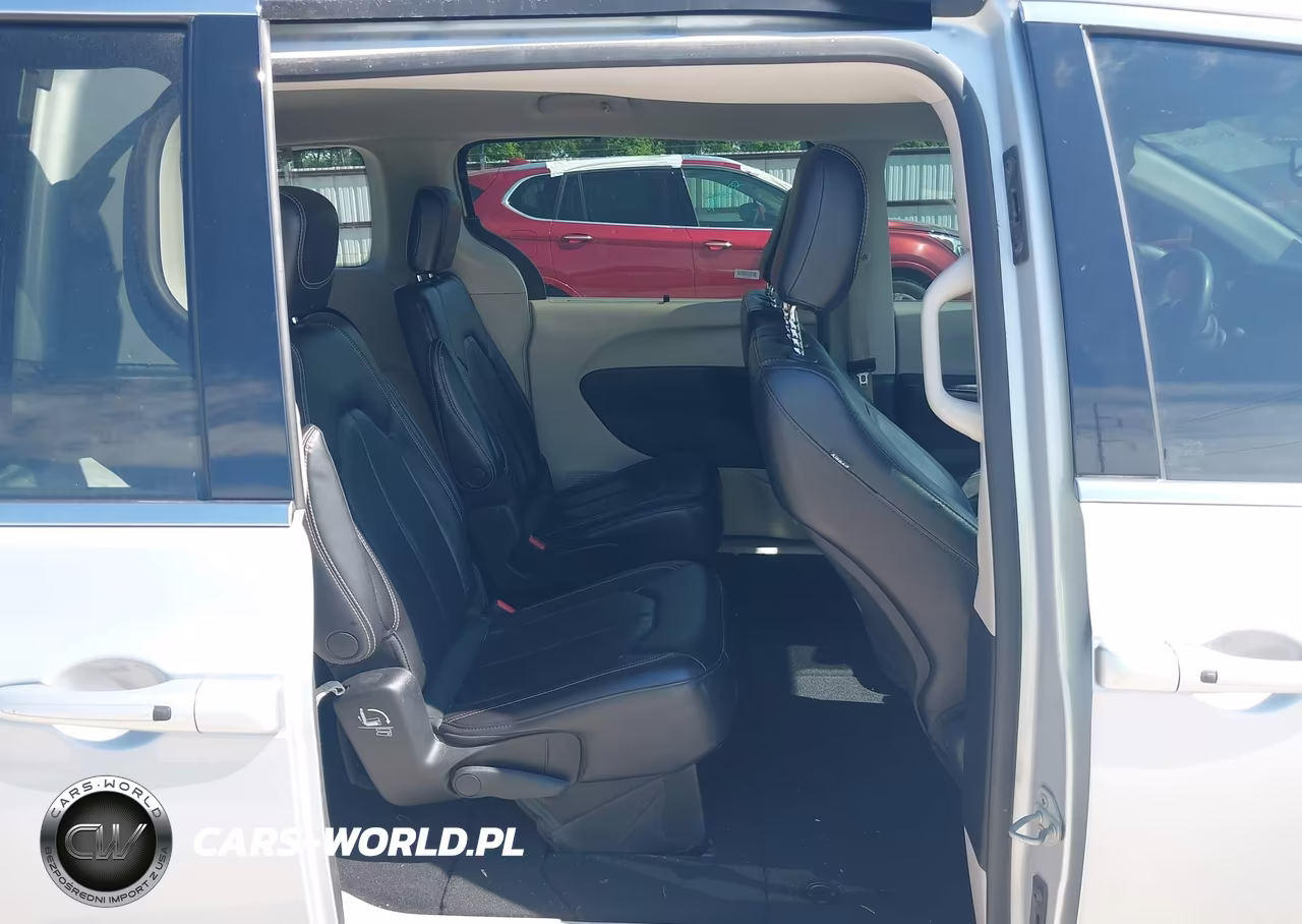 2022 Chrysler Pacifica Touring L VIN:2C4RC1BG8NR160638 - 8