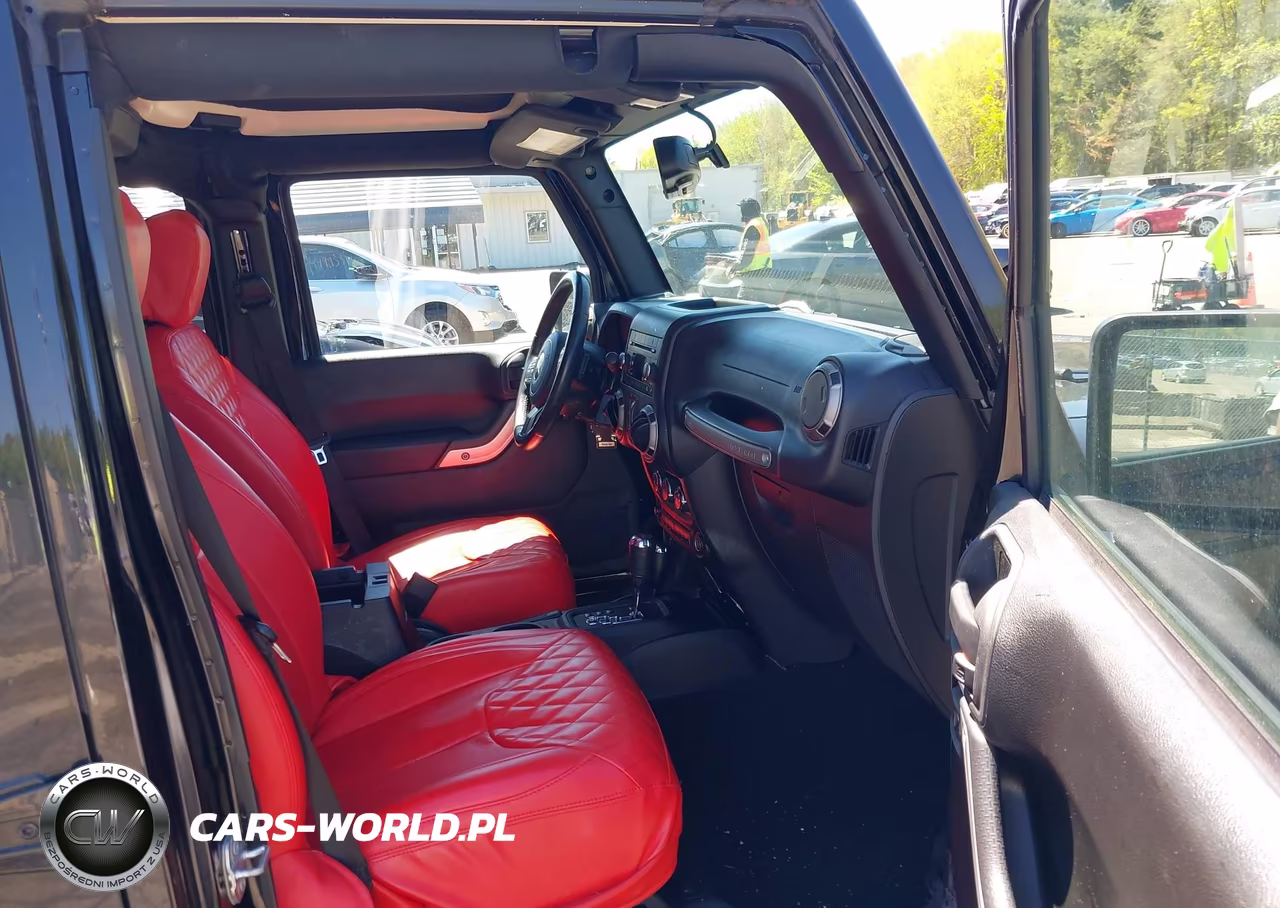 2016 Jeep Wrangler Unlimited Sport VIN:1C4BJWDG1GL303829 - 5