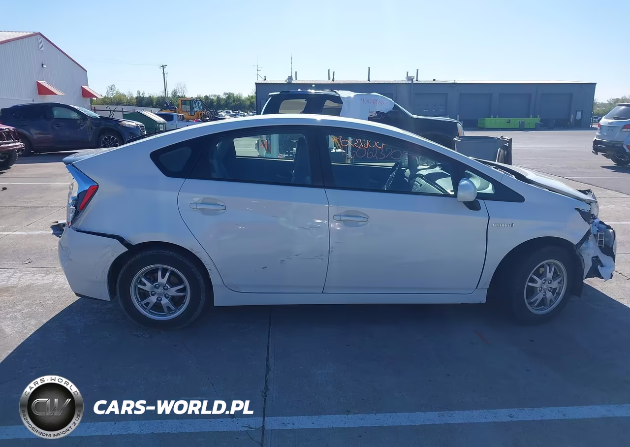 2011 Toyota Prius Three VIN:JTDKN3DU4B0246299 - 13