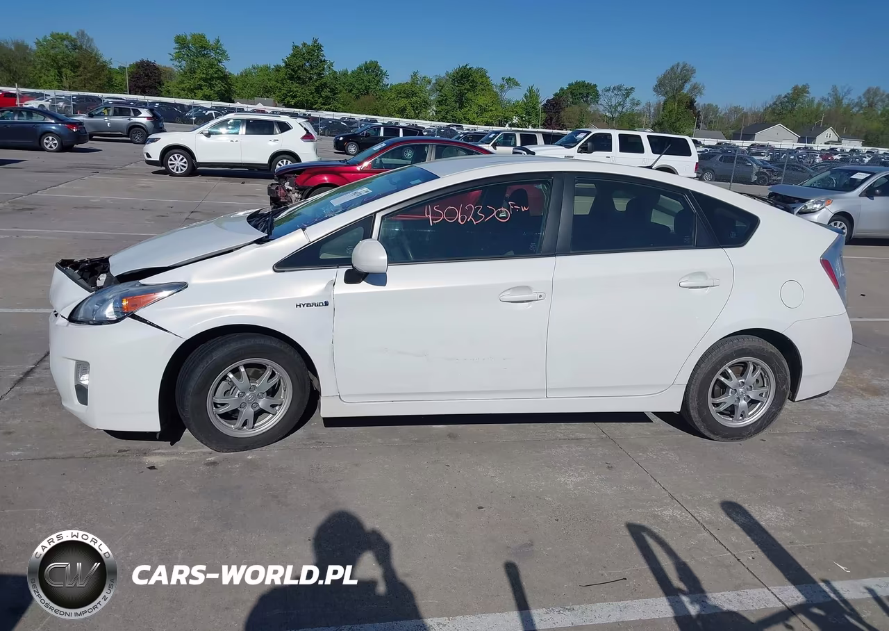 2011 Toyota Prius Three VIN:JTDKN3DU4B0246299 - 14