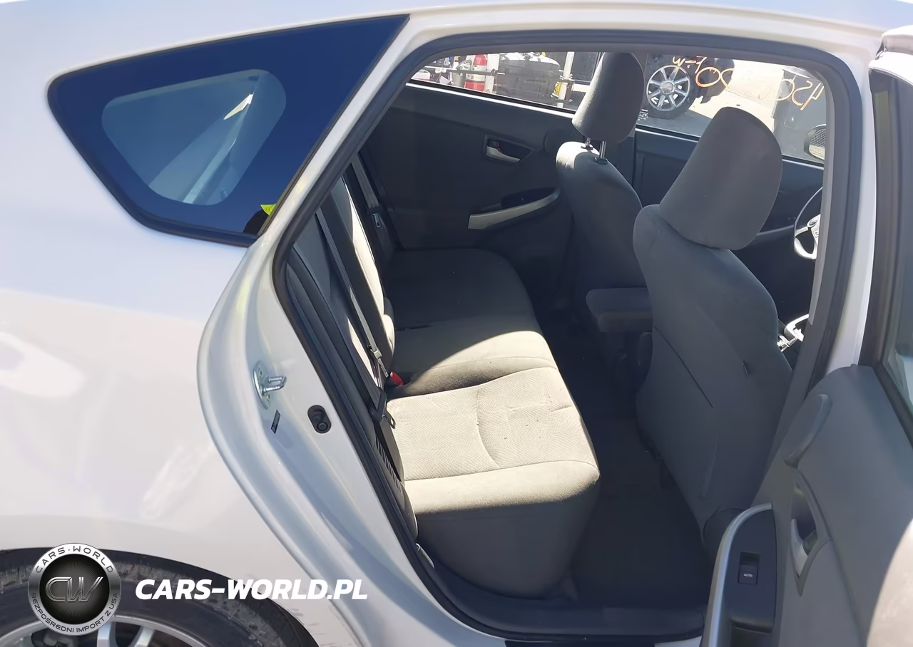 2011 Toyota Prius Three VIN:JTDKN3DU4B0246299 - 8