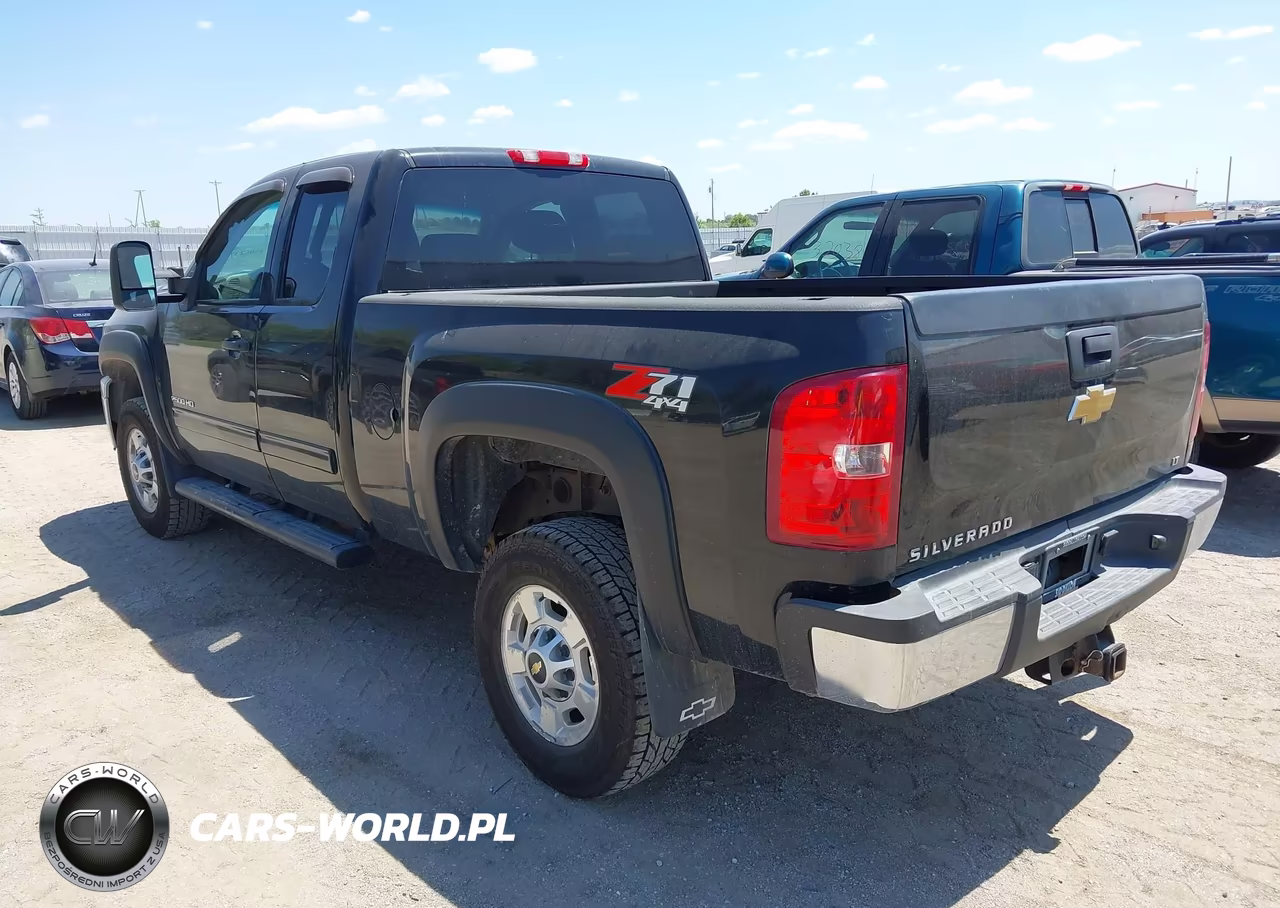 2013 Chevrolet Silverado 2500Hd Lt VIN:1GC2KXC84DZ325863 - 3