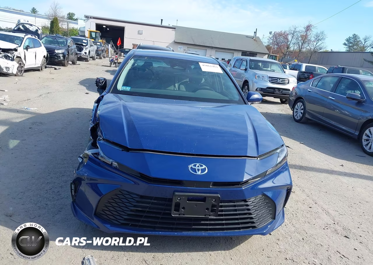 2025 Toyota Camry Le VIN:4T1DBADKXSU036041 - 12