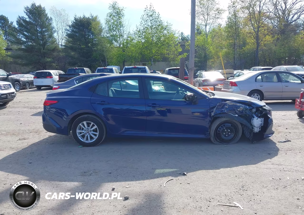 2025 Toyota Camry Le VIN:4T1DBADKXSU036041 - 13