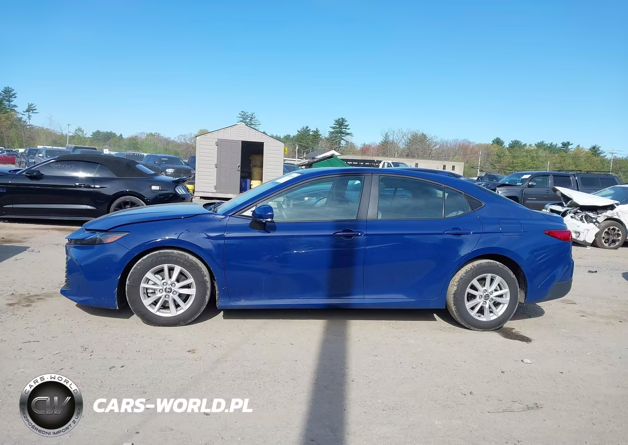 2025 Toyota Camry Le VIN:4T1DBADKXSU036041 - 14