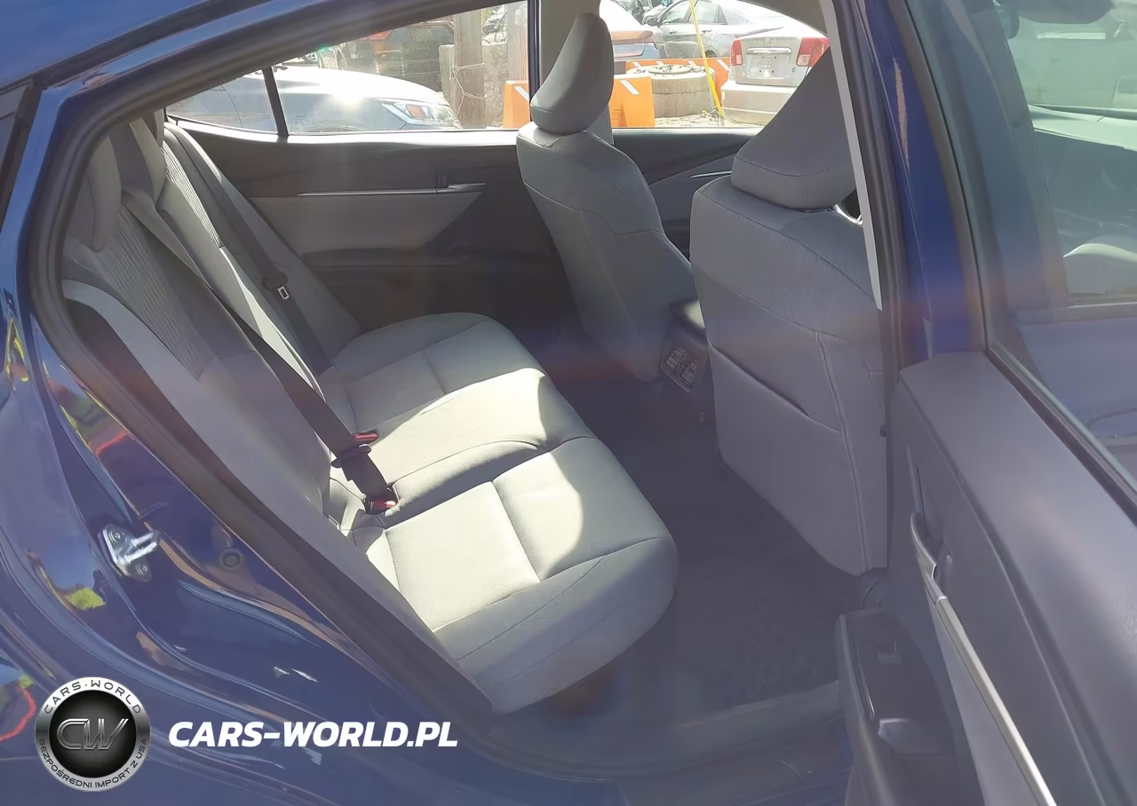 2025 Toyota Camry Le VIN:4T1DBADKXSU036041 - 8