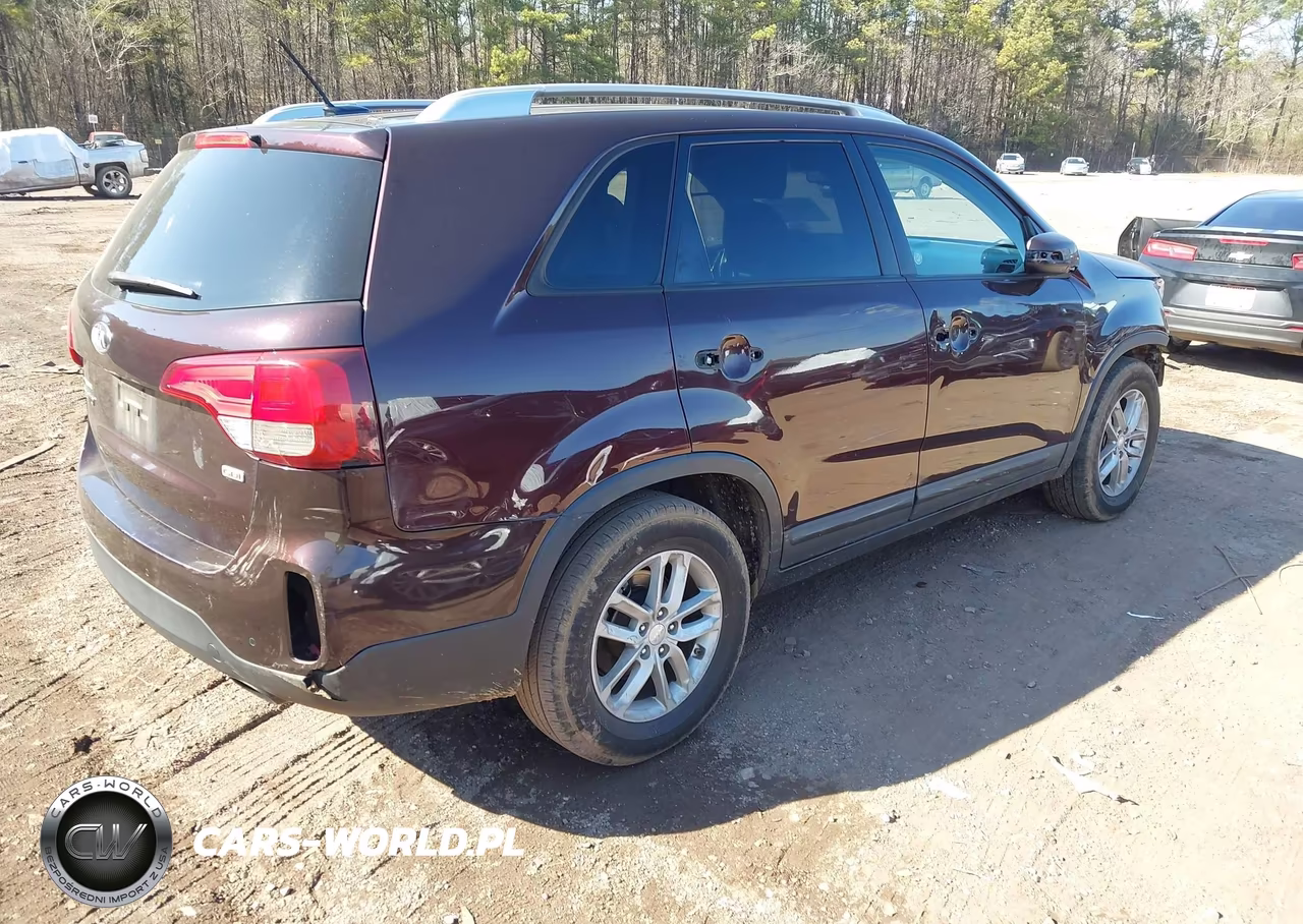 2014 Kia Sorento Lx VIN:5XYKT3A6XEG546228 - 4