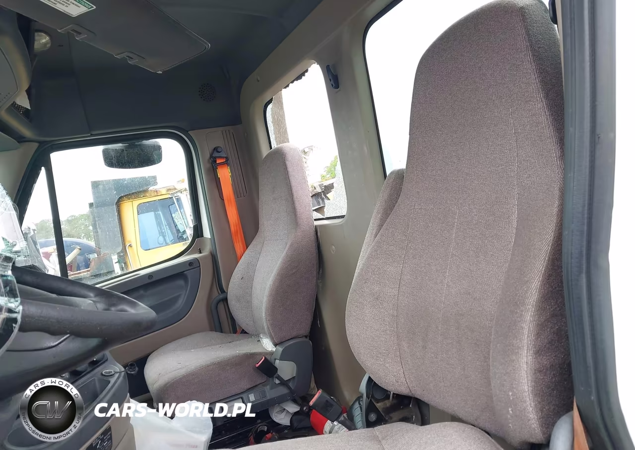2018 Freightliner Cascadia 125 VIN:3AKJGEDR7JSJH7823 - 6