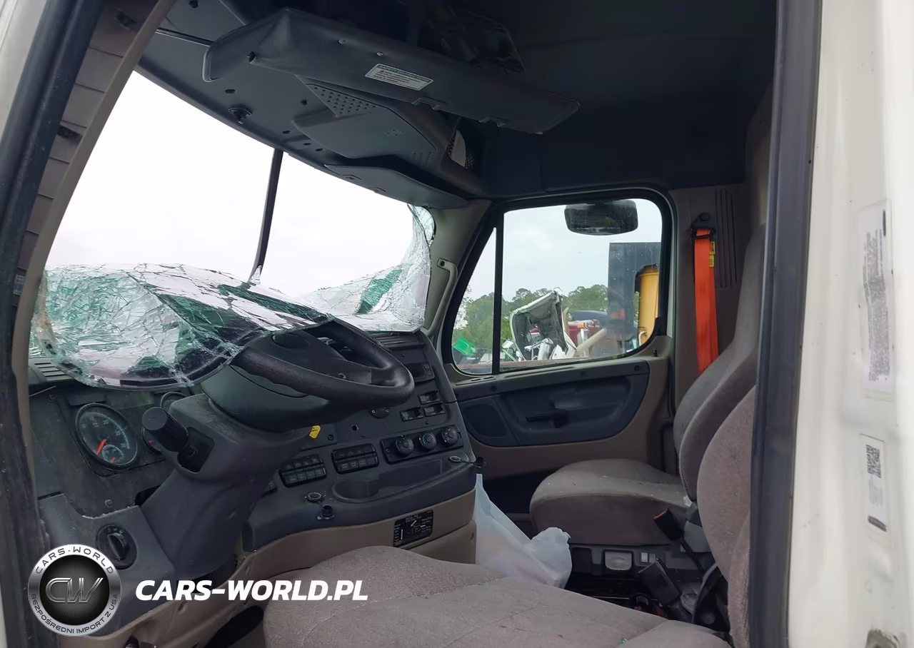 2018 Freightliner Cascadia 125 VIN:3AKJGEDR7JSJH7823 - 7