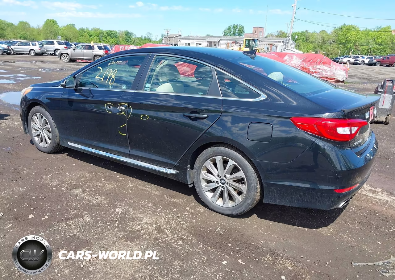 2015 Hyundai Sonata Sport VIN:5NPE34AF8FH082210 - 3
