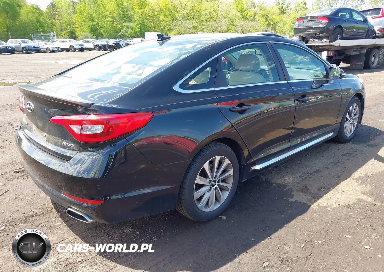 2015 Hyundai Sonata Sport VIN:5NPE34AF8FH082210 - 4